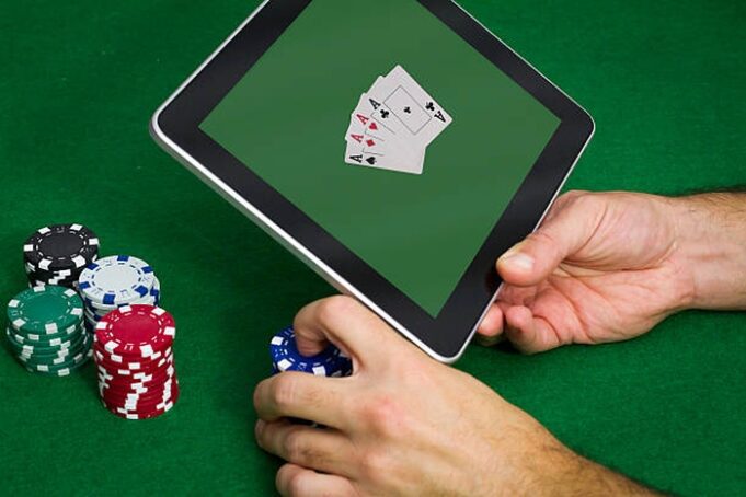 6 Ways to Spot if Someone is Bluffing in Poker 71419 1 - 6 Ways to Spot if Someone is Bluffing in Poker